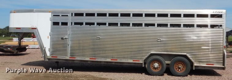 image for item FU9513 2003 Exiss GN-724-T livestock trailer