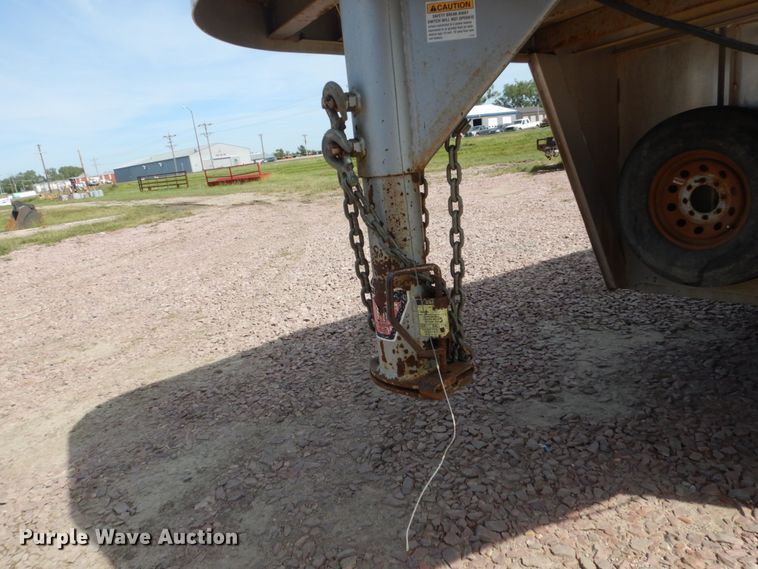 image for item FU9513 2003 Exiss GN-724-T livestock trailer