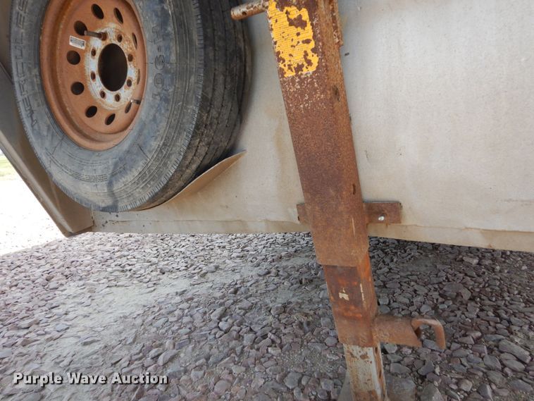 image for item FU9513 2003 Exiss GN-724-T livestock trailer