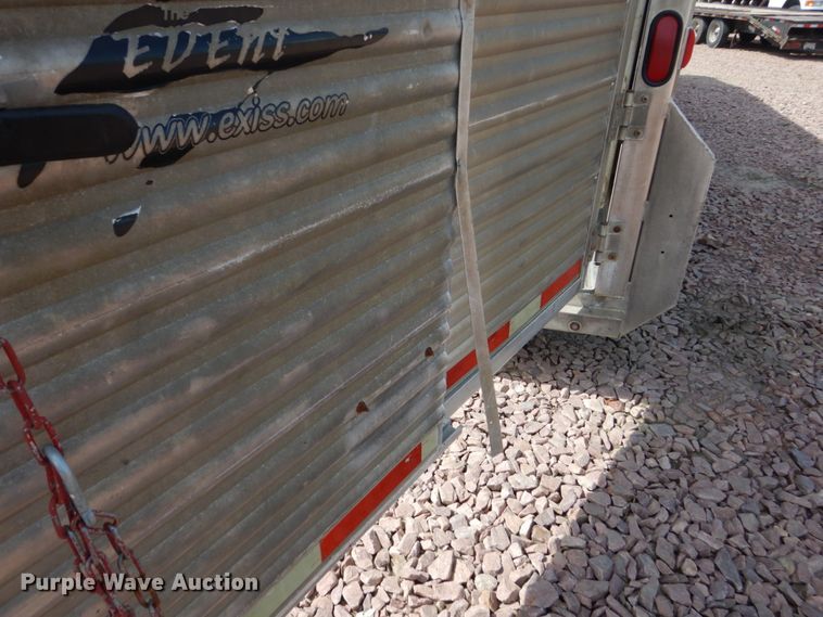 image for item FU9513 2003 Exiss GN-724-T livestock trailer