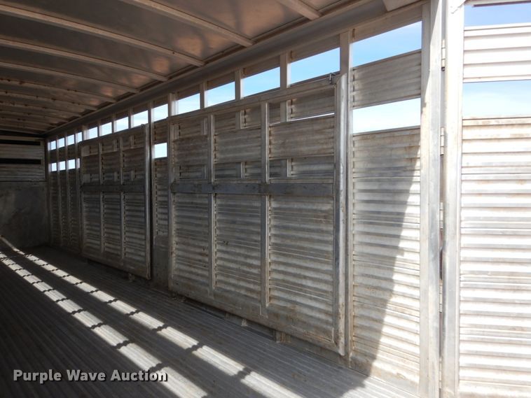 image for item FU9513 2003 Exiss GN-724-T livestock trailer