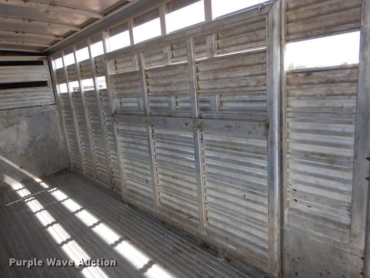 image for item FU9513 2003 Exiss GN-724-T livestock trailer