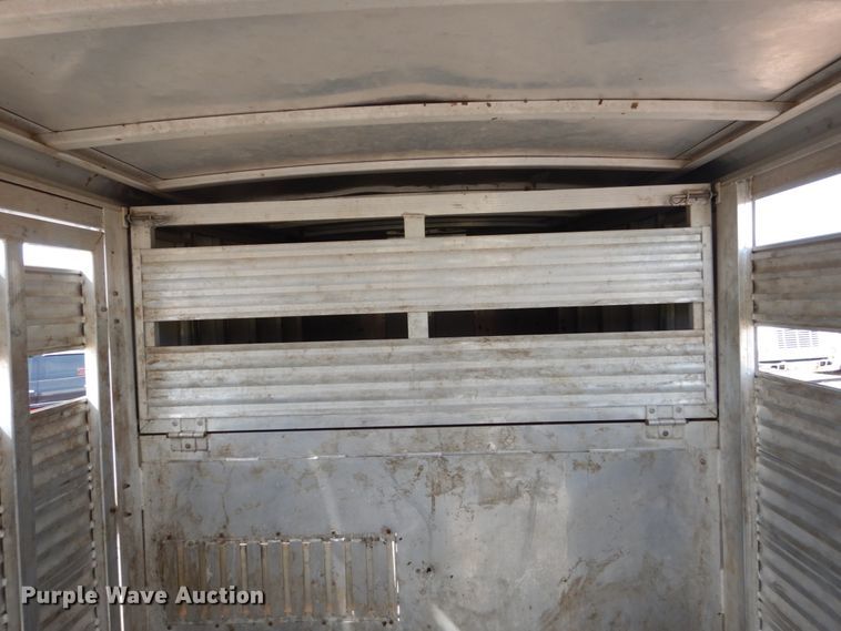 image for item FU9513 2003 Exiss GN-724-T livestock trailer