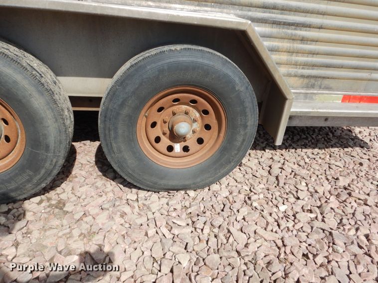 image for item FU9513 2003 Exiss GN-724-T livestock trailer