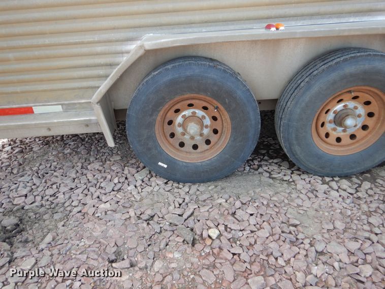 image for item FU9513 2003 Exiss GN-724-T livestock trailer