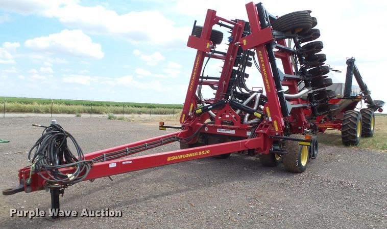 image for item GC9027 2013 Sunflower 9830 air seeder