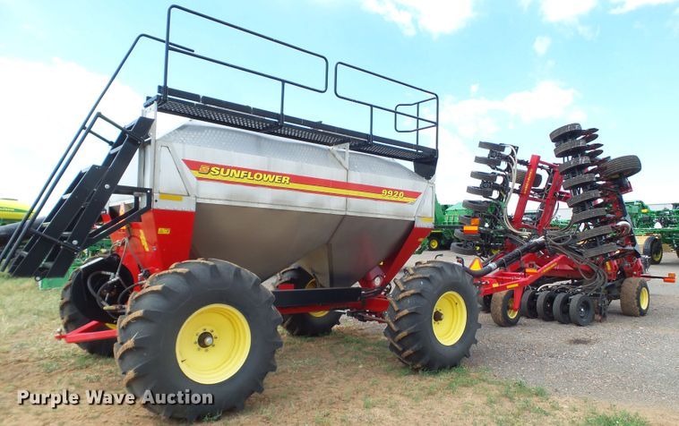image for item GC9027 2013 Sunflower 9830 air seeder