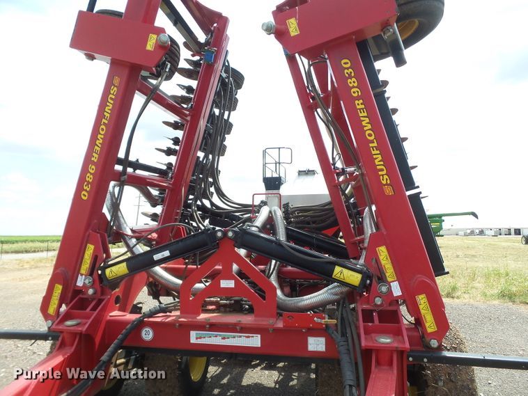 image for item GC9027 2013 Sunflower 9830 air seeder