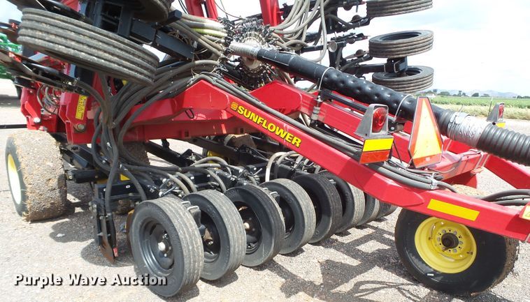 image for item GC9027 2013 Sunflower 9830 air seeder