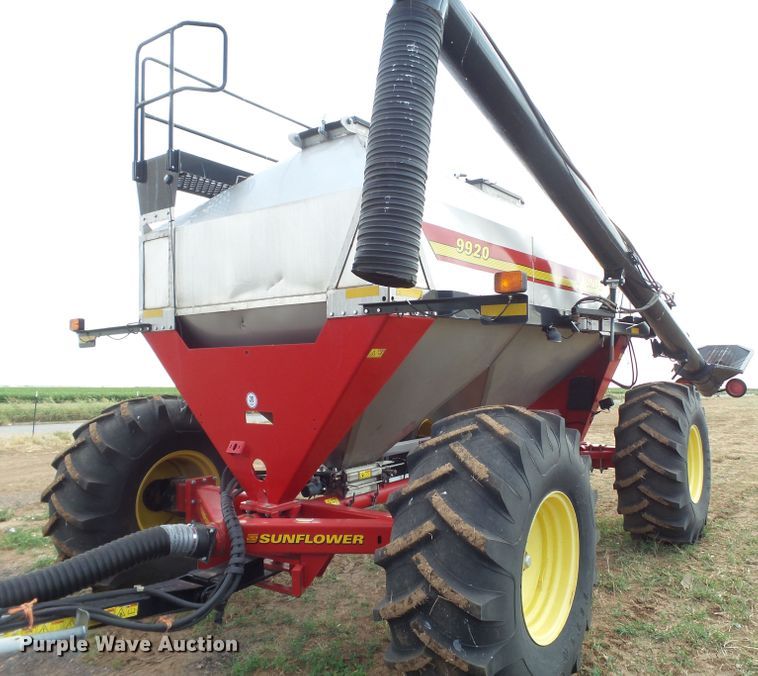 image for item GC9027 2013 Sunflower 9830 air seeder