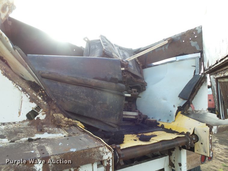 image for item GC9035 2000 Trinity Eagle Bridge live bottom trailer