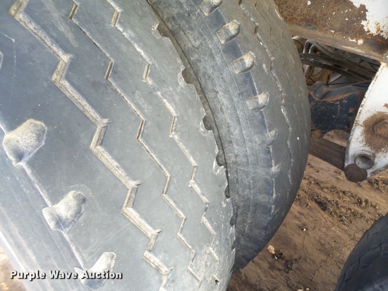 image for item GC9035 2000 Trinity Eagle Bridge live bottom trailer