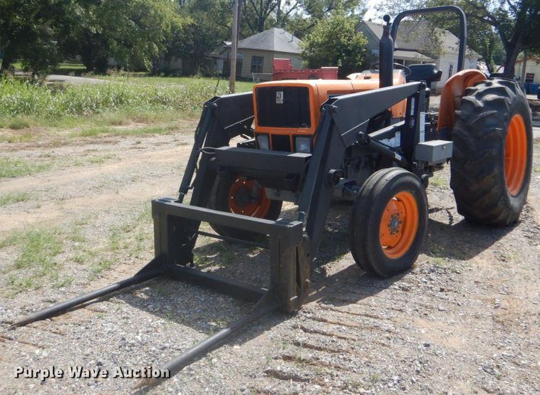 image for item GC9540 1995 Kubota M7030SU tractor
