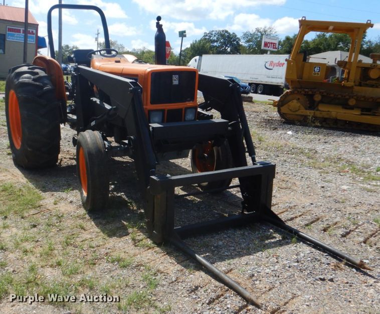 image for item GC9540 1995 Kubota M7030SU tractor