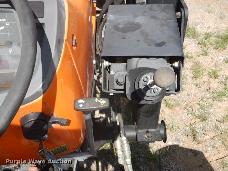 image for item GC9540 1995 Kubota M7030SU tractor