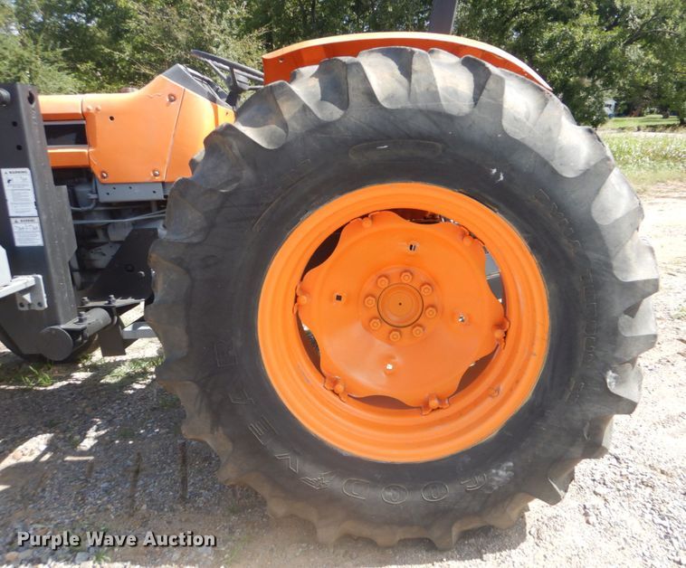 image for item GC9540 1995 Kubota M7030SU tractor