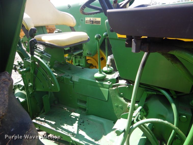 image for item GC9541 1974 John Deere 2630 tractor
