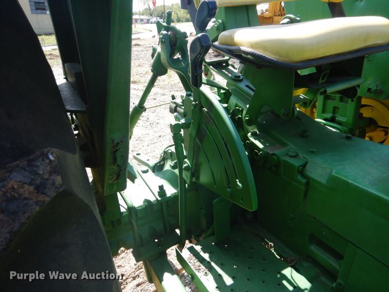 image for item GC9541 1974 John Deere 2630 tractor