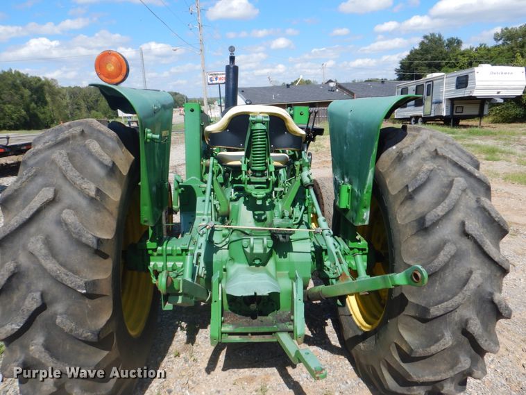 image for item GC9541 1974 John Deere 2630 tractor