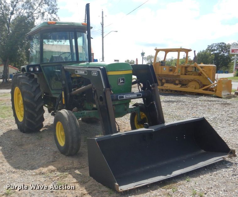 image for item GC9542 1980 John Deere 2940 tractor