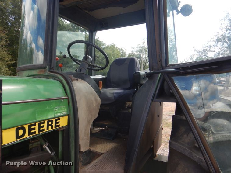 image for item GC9542 1980 John Deere 2940 tractor