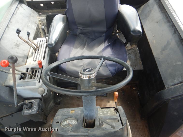 image for item GC9542 1980 John Deere 2940 tractor