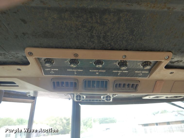 image for item GC9542 1980 John Deere 2940 tractor