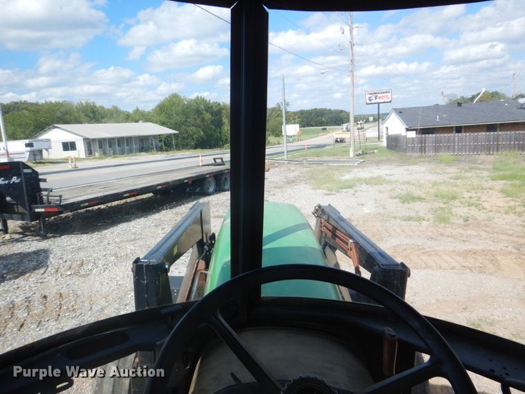 image for item GC9542 1980 John Deere 2940 tractor