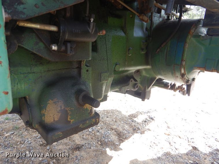 image for item GC9542 1980 John Deere 2940 tractor