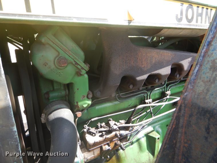 image for item GC9542 1980 John Deere 2940 tractor