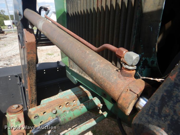 image for item GC9542 1980 John Deere 2940 tractor