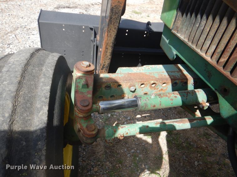 image for item GC9542 1980 John Deere 2940 tractor