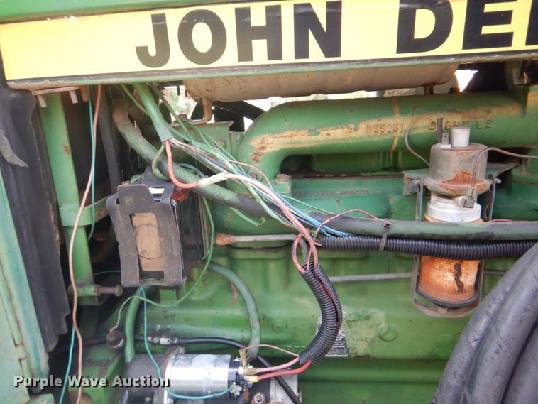 image for item GC9542 1980 John Deere 2940 tractor