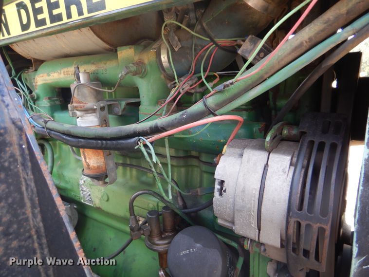 image for item GC9542 1980 John Deere 2940 tractor