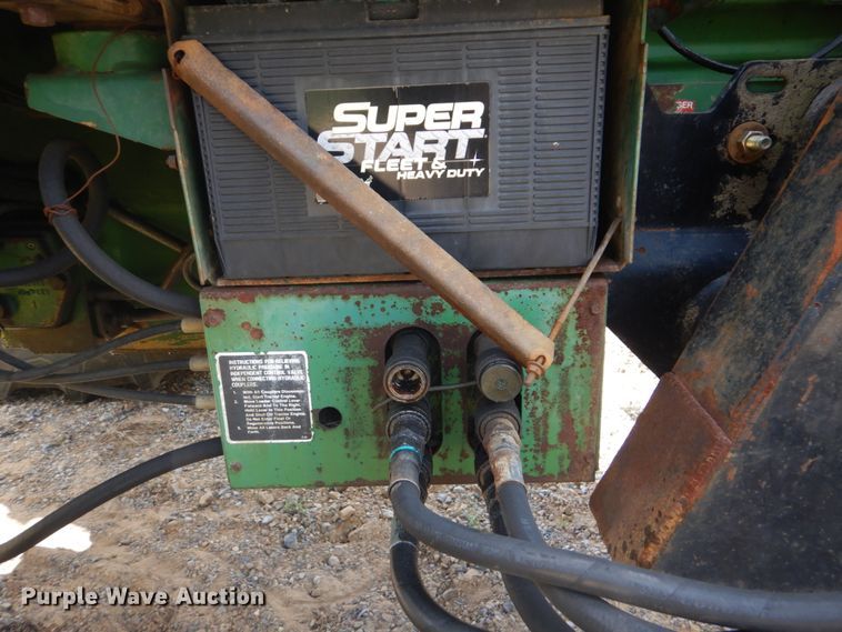 image for item GC9542 1980 John Deere 2940 tractor