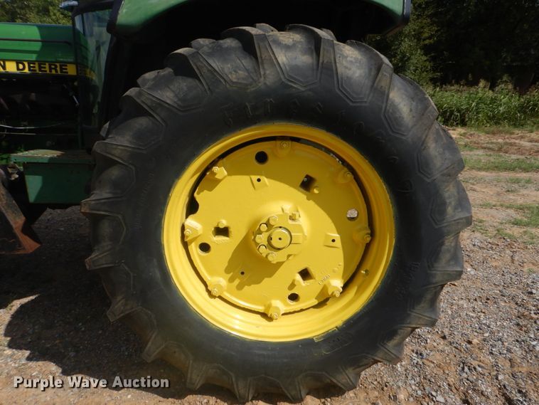 image for item GC9542 1980 John Deere 2940 tractor