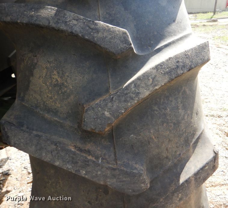 image for item GC9542 1980 John Deere 2940 tractor