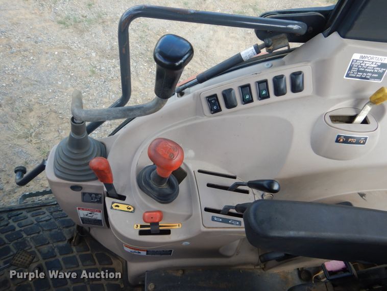 image for item GC9543 2006 Kubota M7040 MFWD tractor