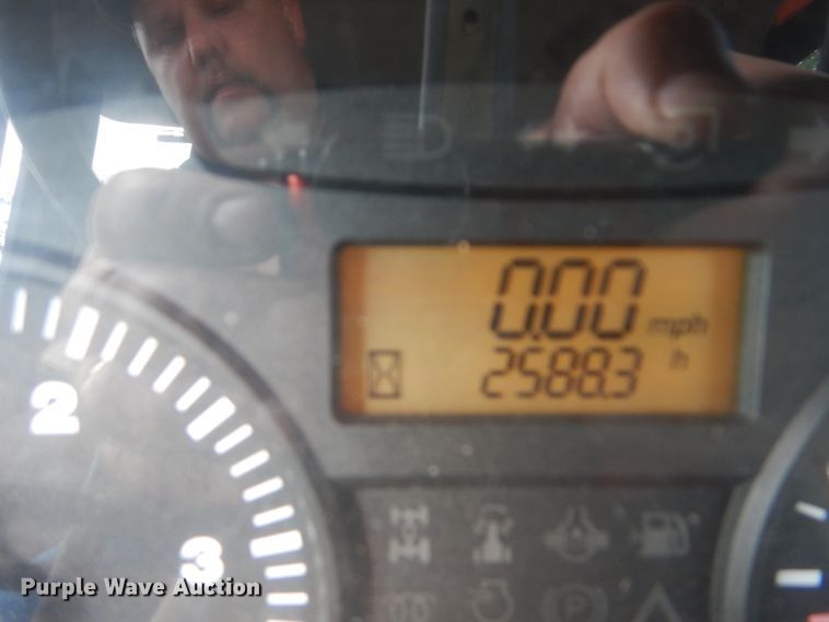 image for item GC9543 2006 Kubota M7040 MFWD tractor