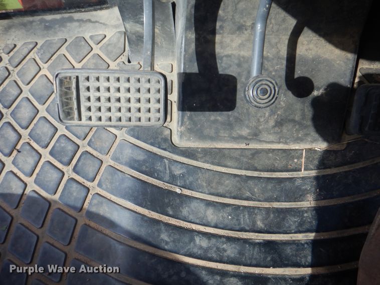 image for item GC9543 2006 Kubota M7040 MFWD tractor