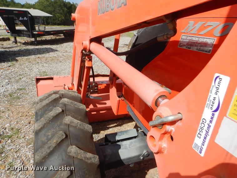 image for item GC9543 2006 Kubota M7040 MFWD tractor