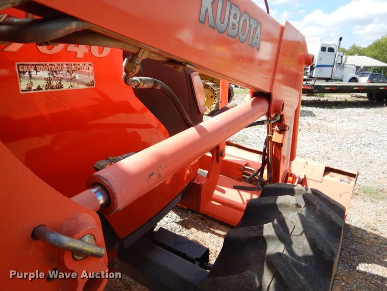 image for item GC9543 2006 Kubota M7040 MFWD tractor