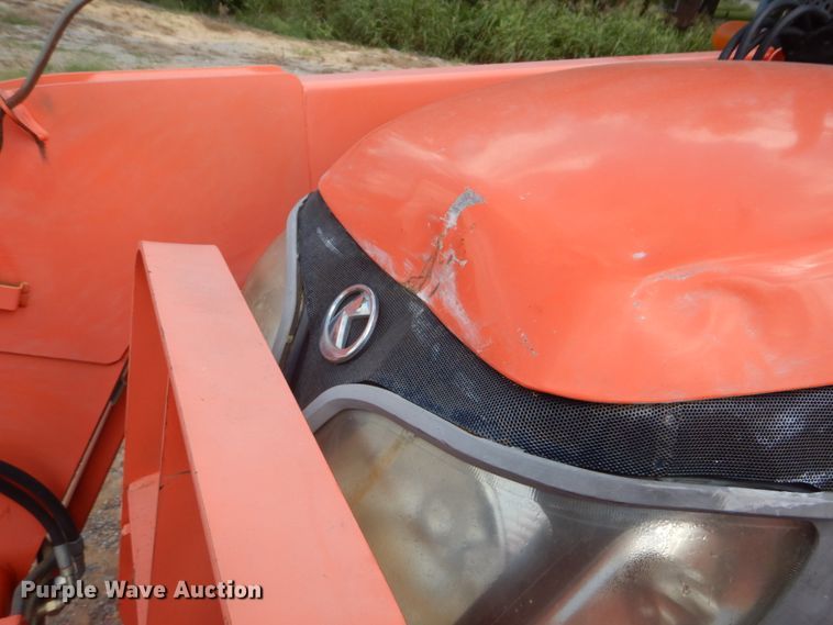 image for item GC9543 2006 Kubota M7040 MFWD tractor