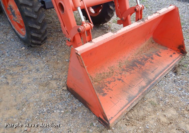 image for item GC9543 2006 Kubota M7040 MFWD tractor