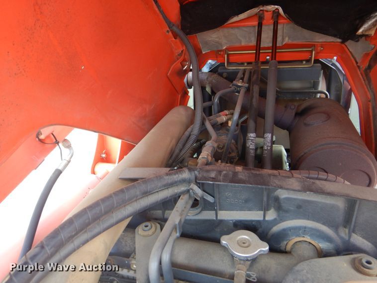 image for item GC9543 2006 Kubota M7040 MFWD tractor