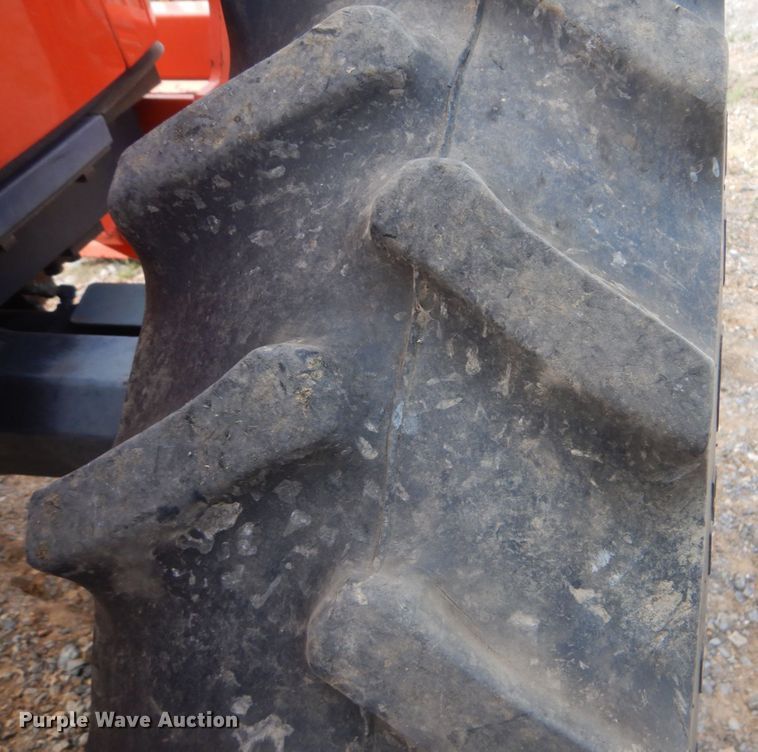 image for item GC9543 2006 Kubota M7040 MFWD tractor