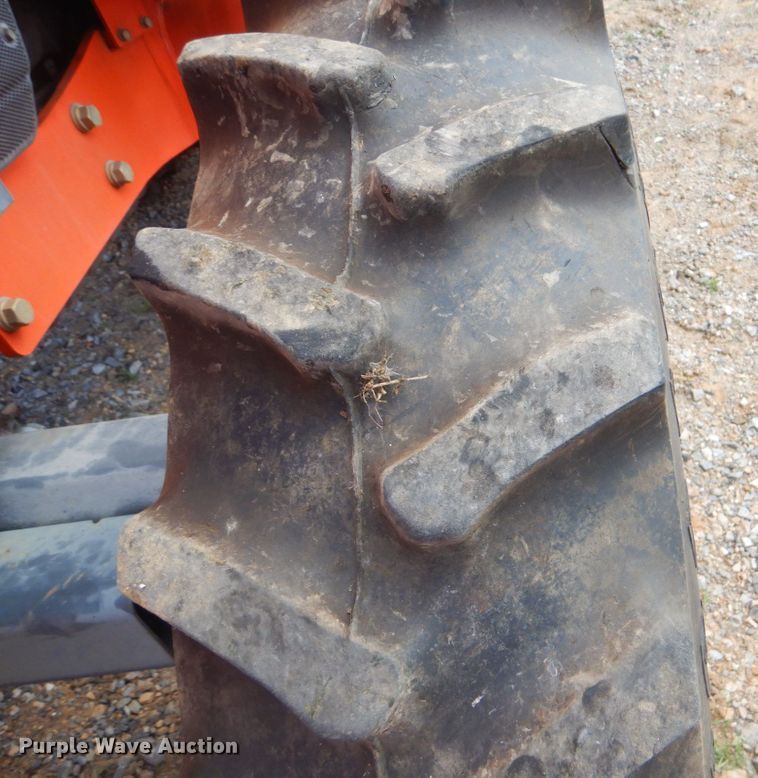 image for item GC9543 2006 Kubota M7040 MFWD tractor