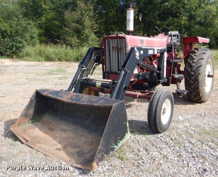 image for item GC9544 1967 Farmall 706 tractor