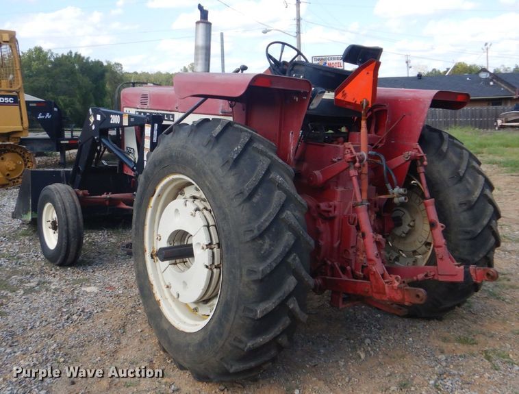 image for item GC9544 1967 Farmall 706 tractor