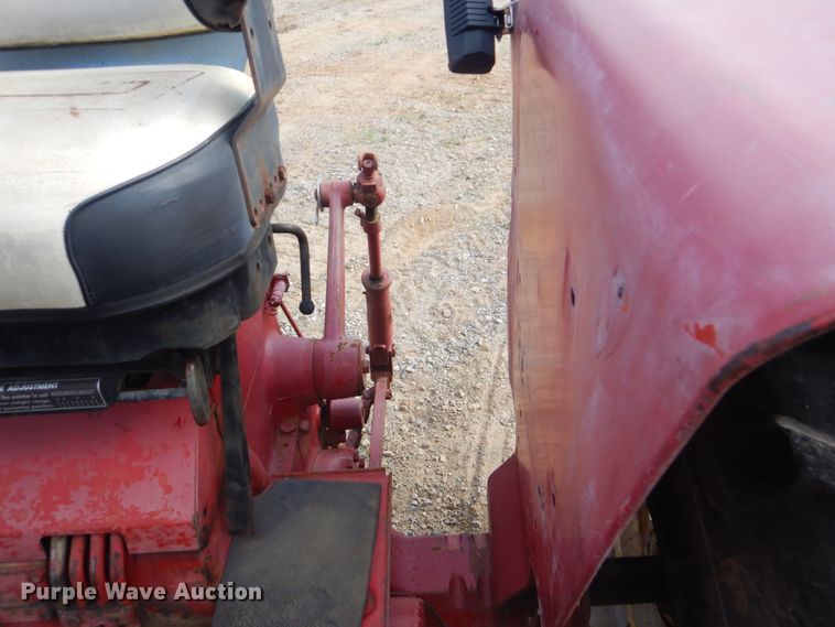 image for item GC9544 1967 Farmall 706 tractor